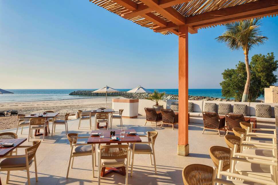 Ein Foto The Luxury Collection Hotel Ajman Saray