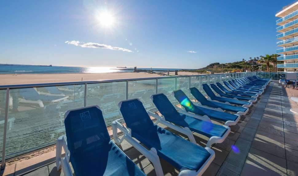 Ein Foto von den Einrichtungen im Hotel Golden Donaire Beach