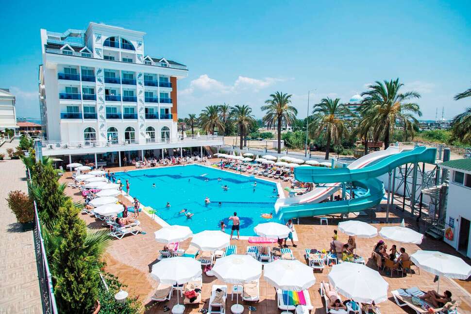 Een foto van een overzicht van Palm World Resort & Spa