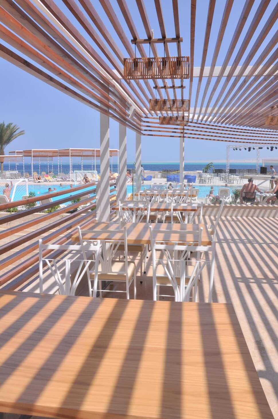 Een foto van het terras bij Sunrise Holidays Resort