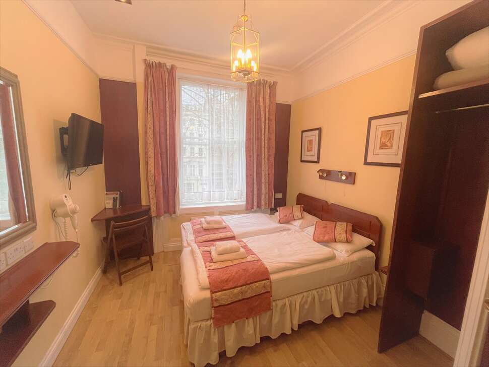 Een foto van Dolphin Hotel
