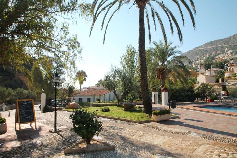 Een foto van het terras bij Sun Sea Village
