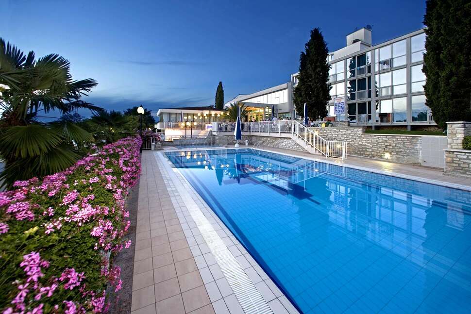 Een foto van het zwembad bij Hotel Zorna Plava Laguna