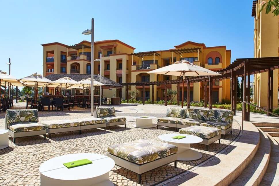 Een foto van het terras bij The Residence Vilamoura