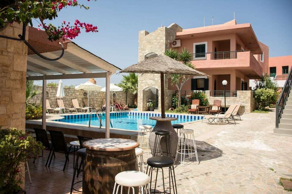 Een foto van het terras bij Kri Kri Village