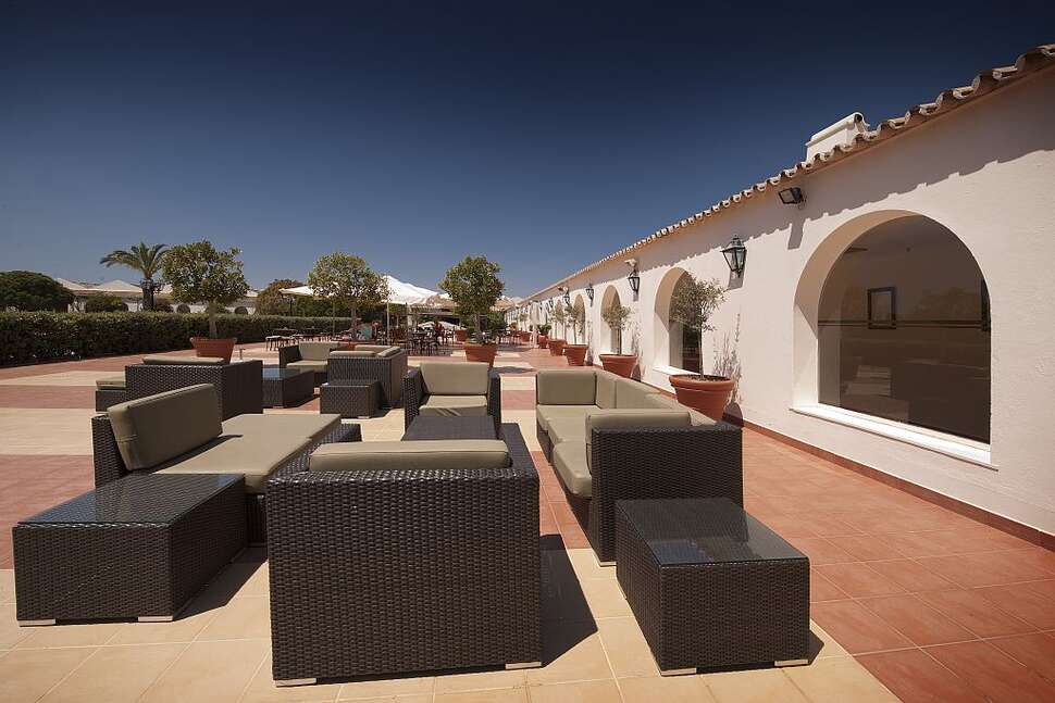 Ein Foto von der Terrasse im Vila Gale Albacora