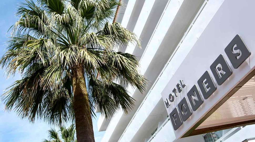 Ein Foto von der Außenansicht des Hotel Foners