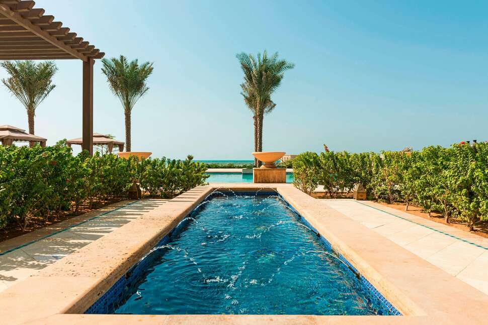 Ein Foto The Luxury Collection Hotel Ajman Saray