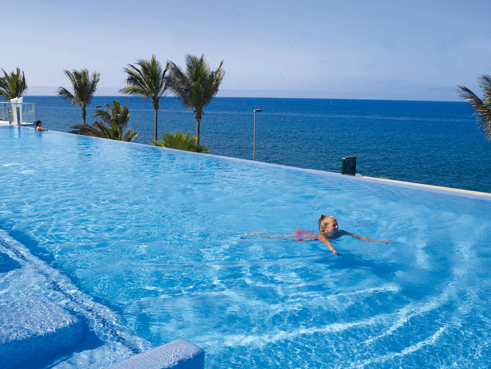 Een foto van het zwembad bij Riu Gran Canaria