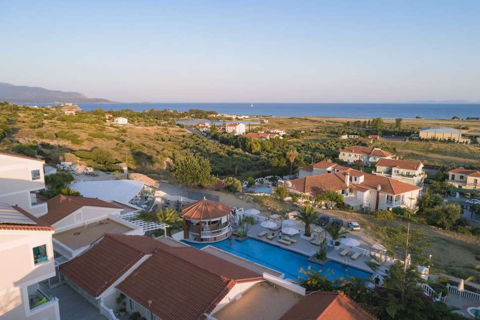 Een foto van het zwembad bij Samos Sun Hotel
