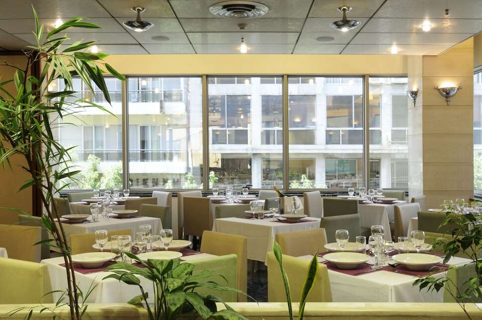Een foto van de faciliteiten bij Dorian Inn Hotel