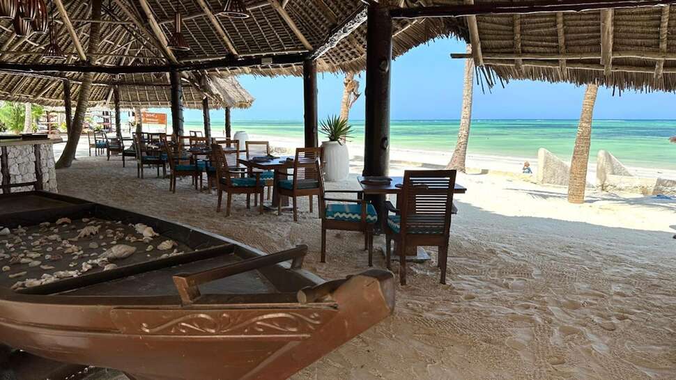 Ein Foto Bluebay Beach Resort & Spa