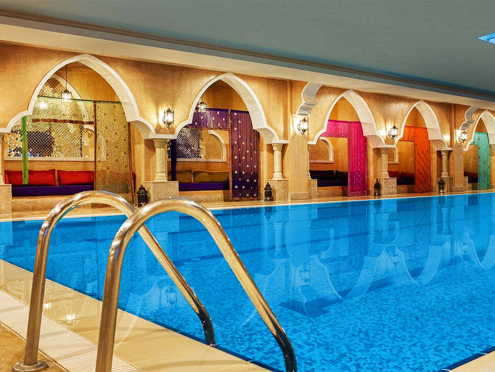 Een foto van het zwembad bij Spice Hotel & Spa