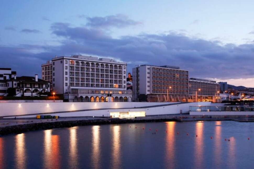 Ein Foto von der Außenansicht des Hotel Marina Atlantico