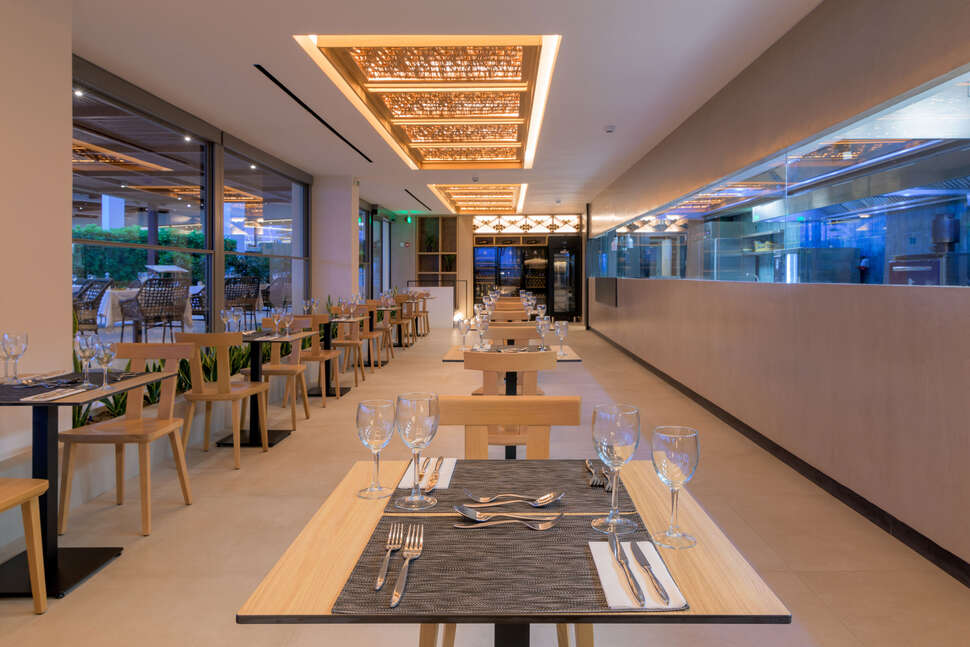 Ein Foto The Ixian Grand & All Suites