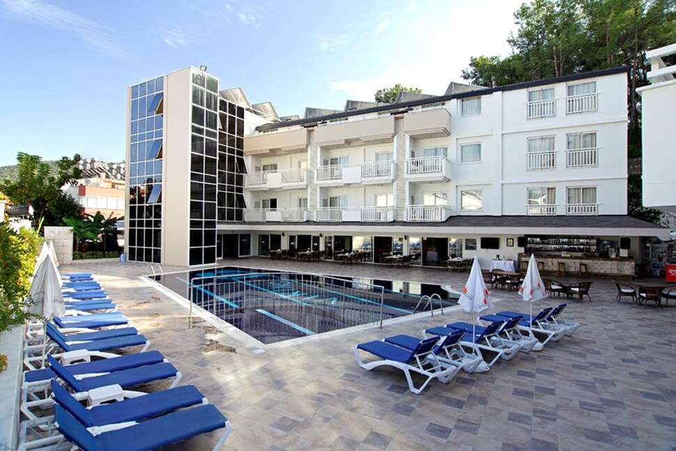 Een foto van het zwembad bij Viking Express Hotel