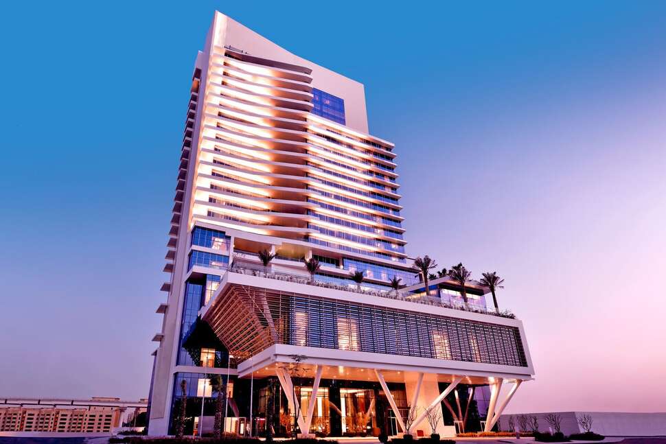 Een foto van de buitenkant van Grand Plaza Mövenpick Media City