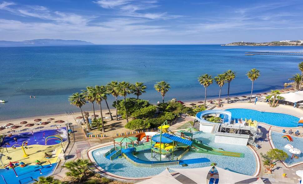 Een foto van het zwembad bij Ephesia Holiday Beach Club