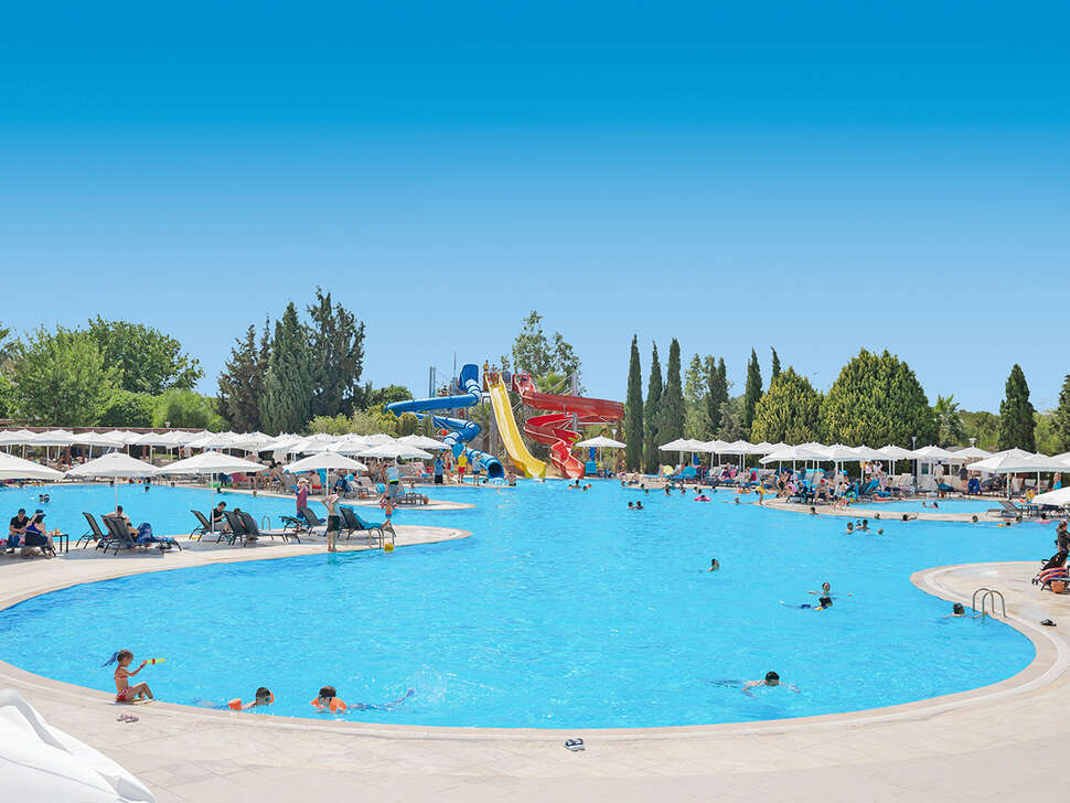 Een foto van het zwembad bij Anadolu Hotels Didim Club
