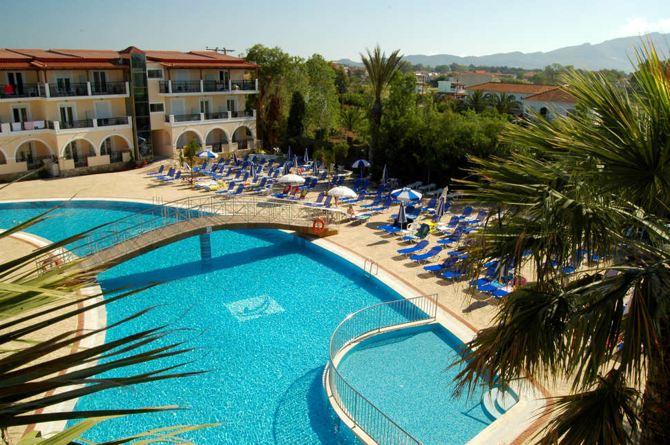 Een foto van het zwembad bij Majestic Hotel & Spa