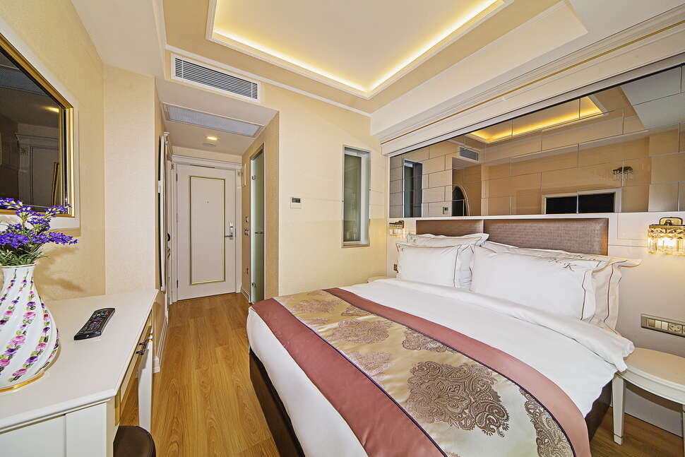 Ein Foto Grand Naki Hotel