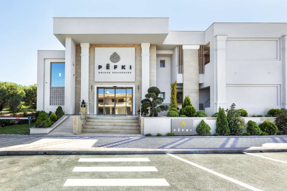 Een foto van de buitenkant van Pefki Deluxe Residences