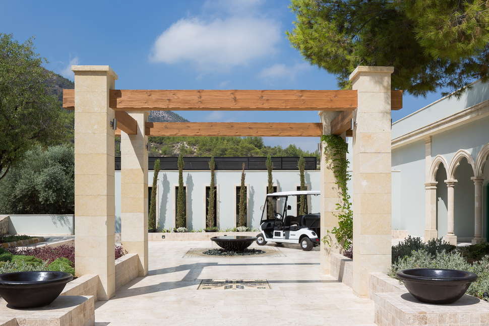 Een foto van de buitenkant van Gillham Vineyard Hotel