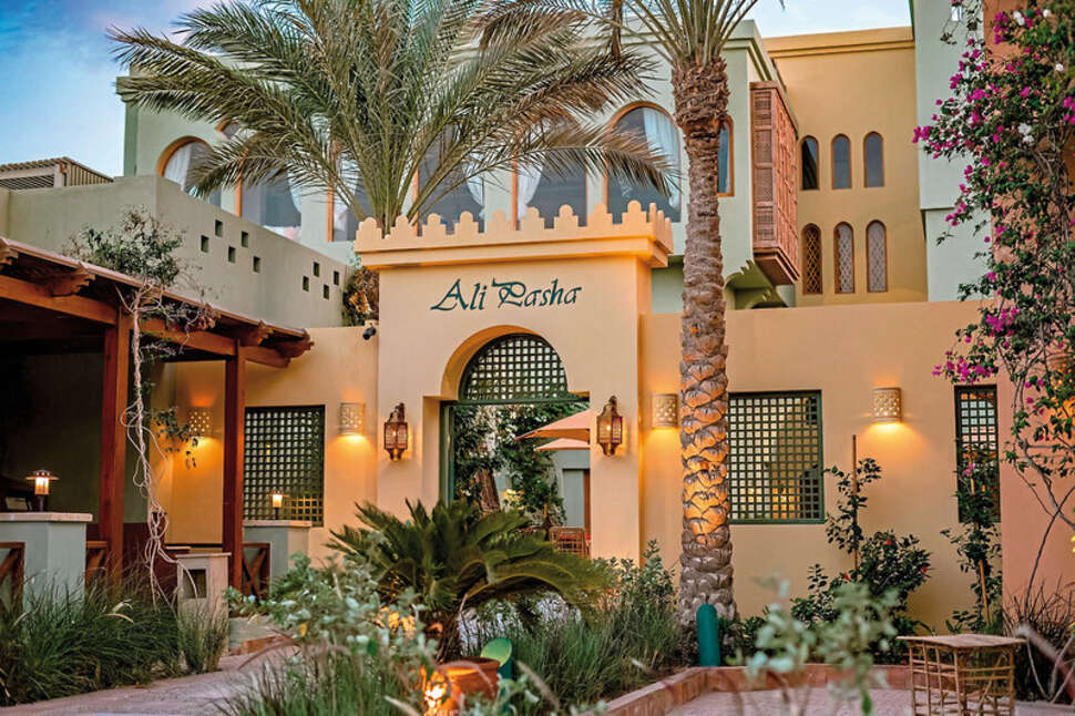 Ein Foto von der Außenansicht des Ali Pasha Hotel