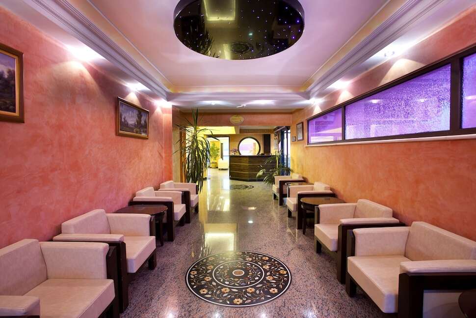 Een foto van het interieur van Orsmaris Boutique Hotel