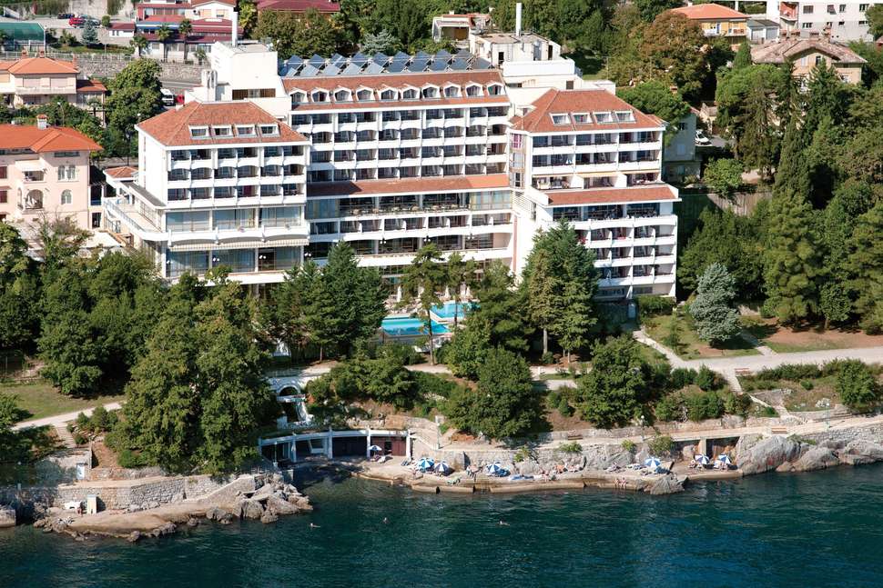 Ein Foto von einer Übersicht des Remisens Family Hotel Excelsior