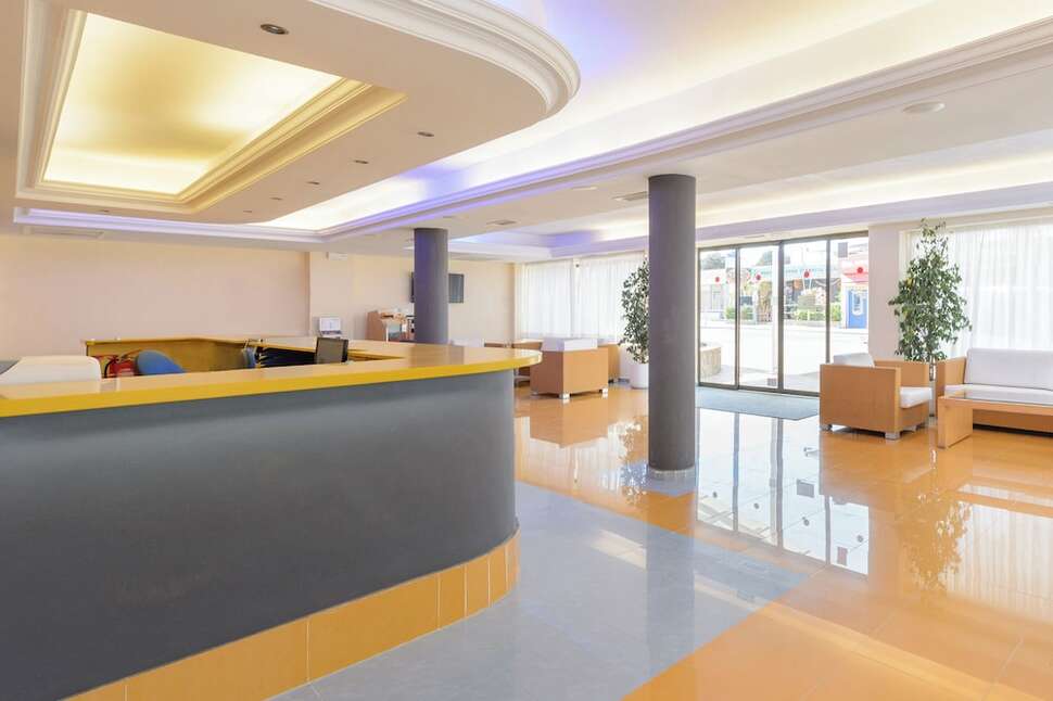 Een foto van het interieur van Hotel Vibra S'Estanyol