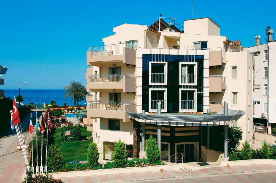 Een foto van de buitenkant van Viking Nona Beach Hotel