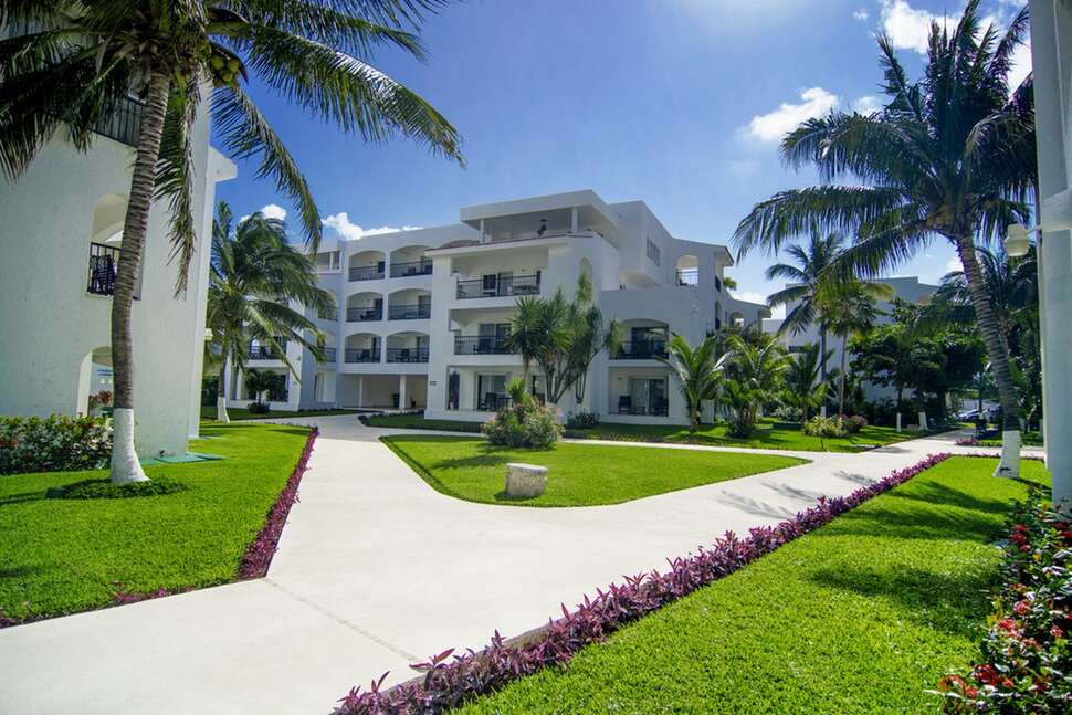 Ein Foto von der Außenansicht des Beachscape Kin Ha Villas & Suites