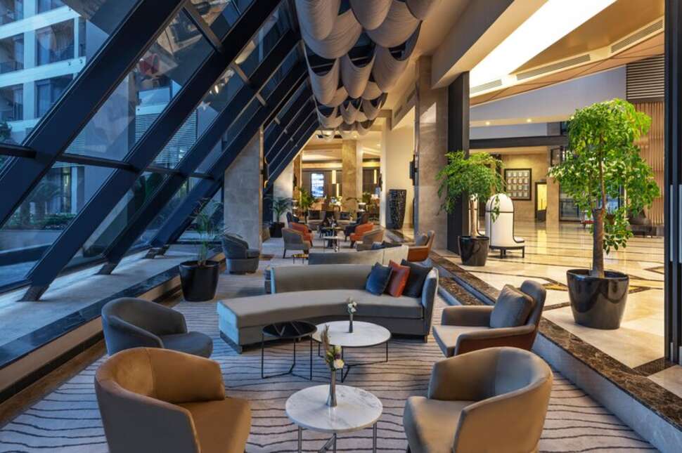 Een foto van het interieur van Susesi Luxury Resort