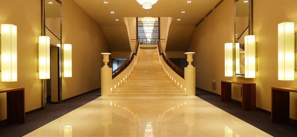 Een foto van het interieur van The Blue Water Hotel