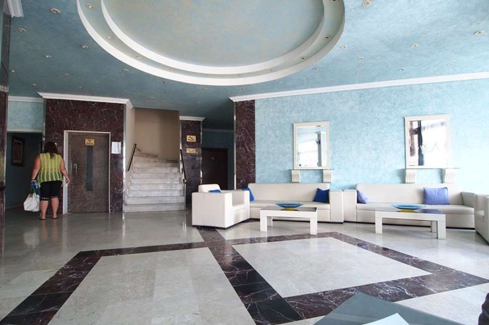Een foto van het interieur van Class Beach Hotel