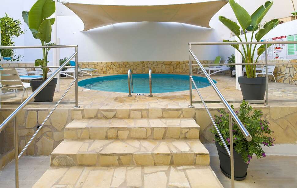 Een foto van het zwembad bij Hotel Vibra Lei Ibiza
