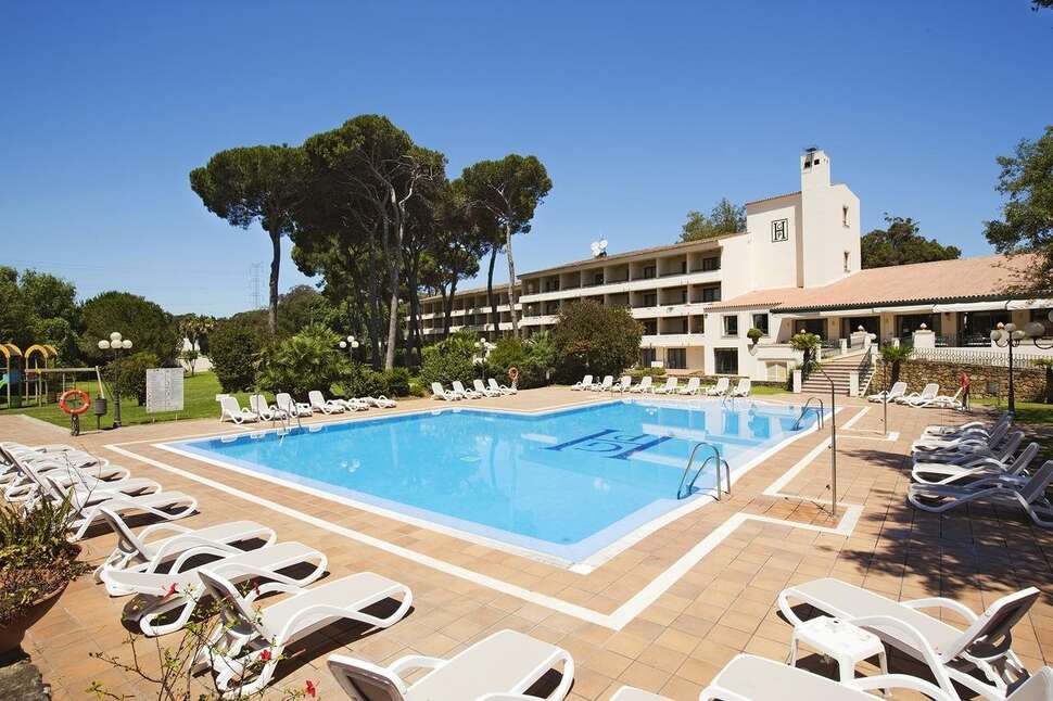 Een foto van het zwembad bij Hotel Guadacorte Park
