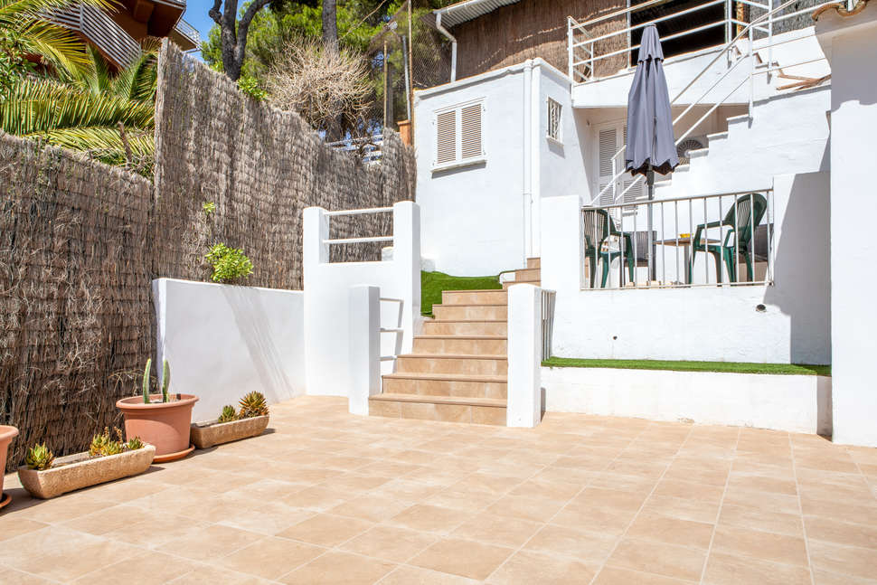 Een foto van het terras bij Hotel Villa Cati