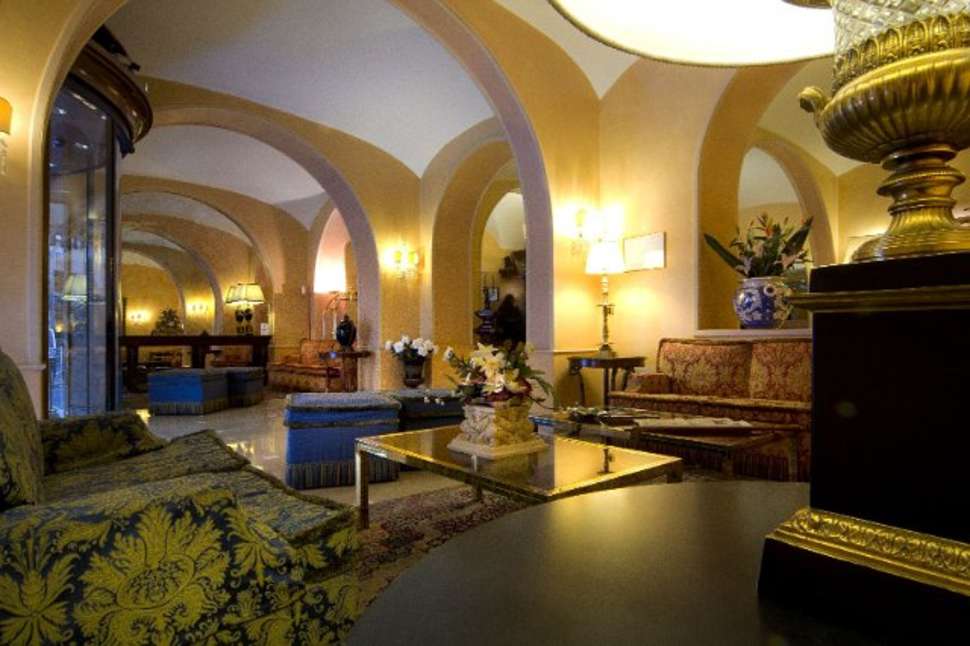 Een foto van het interieur van Hotel Marcella Royal