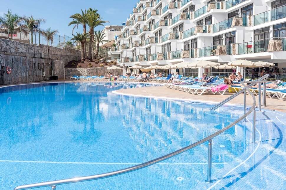 Een foto van het zwembad bij Hotel Revoli