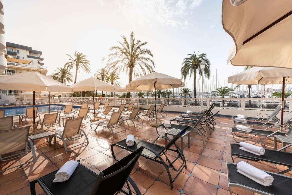 Een foto van het zwembad bij Hotel Palma Bellver Affiliated by Melia