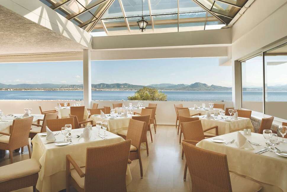 Een foto van de faciliteiten bij Ramada by Wyndham Loutraki Poseidon Resort