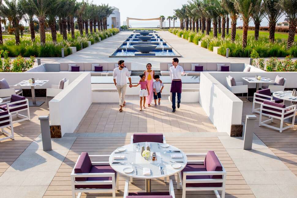 Ein Foto von der Terrasse im InterContinental Fujairah Resort