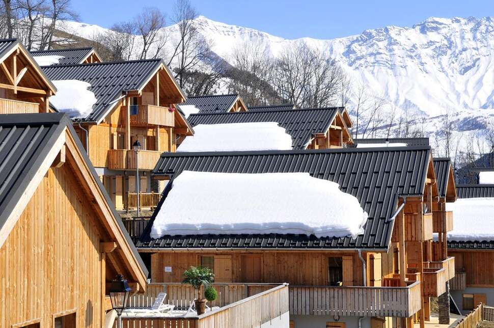 Een foto van de buitenkant van Les Chalets des Ecourt