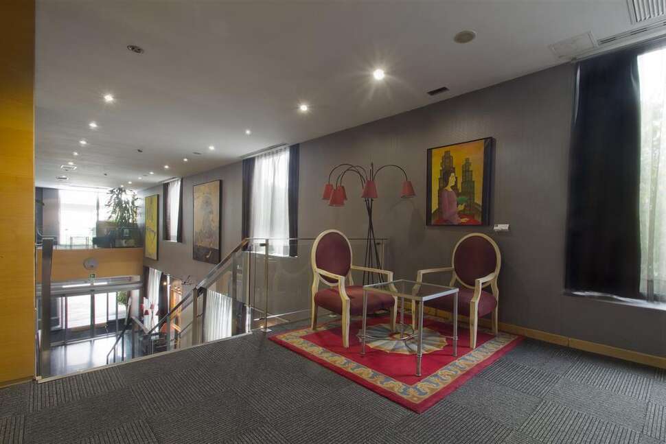 Een foto van het interieur van Eurohotel Barcelona Diagonal Port
