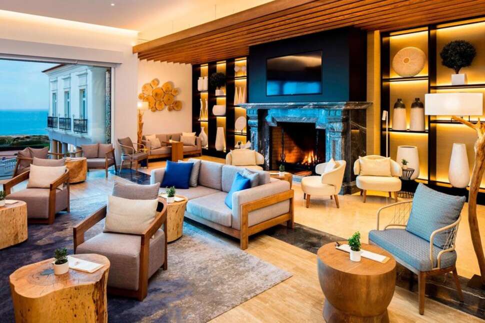 Een foto van het interieur van Praia D'El Rey Marriott Golf & Beach Resort