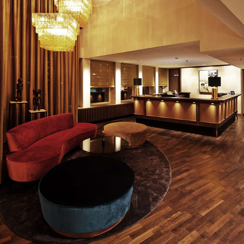 Een foto van het interieur van Ameron Hamburg Hotel Speicherstadt