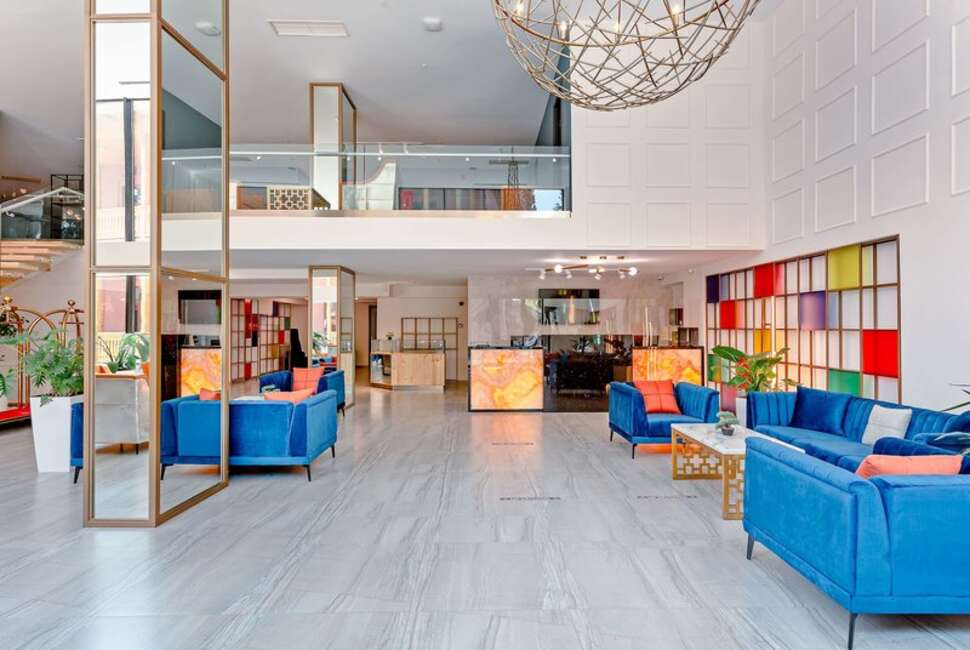 Een foto van Ramada by Wyndham Tbilisi Old City