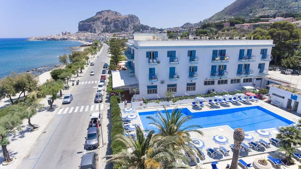 Ein Foto Hotel Tourist Cefalu